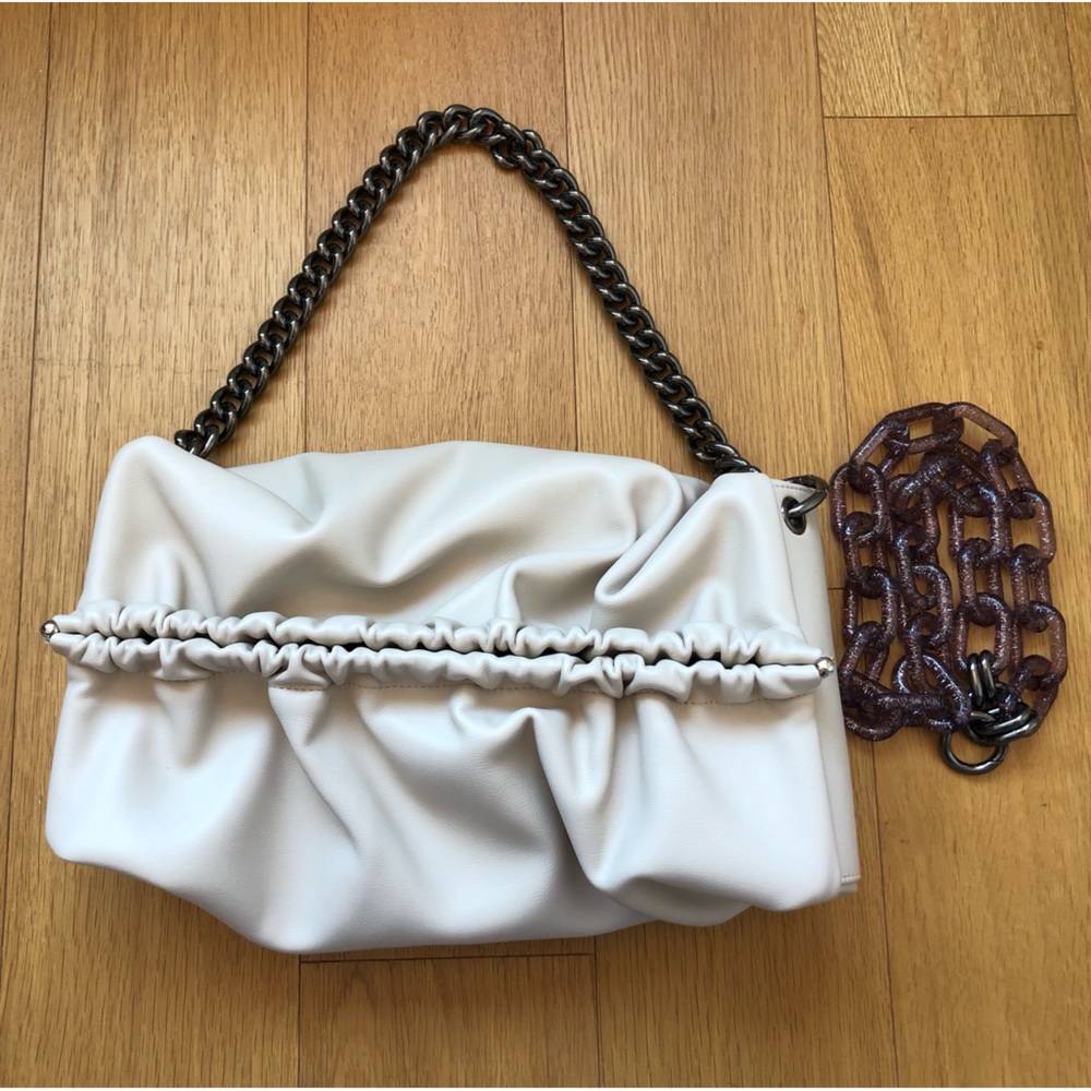 Samo Ondoh Bun bag White